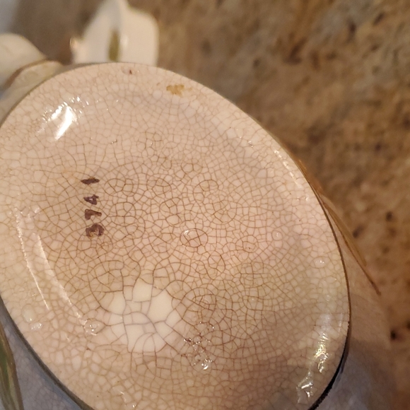 Vintage Queen Anne Arthur Wood floral and gold teapot - Picture 10 of 17